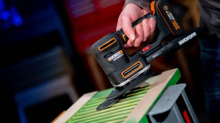 Виброшлифмашина WORX WX820.9 аккумуляторная 20V, 1 аккумулятор 2 Ач + зарядное устройство, в кейсе