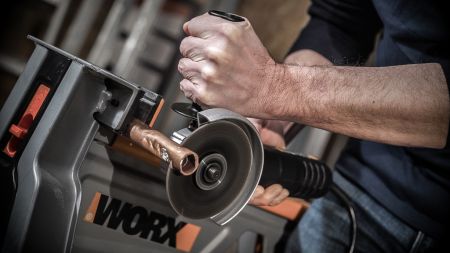 Угловая шлифмашина WORX WX712 электрическая 220V, 860Вт, 125мм, в кейсе
