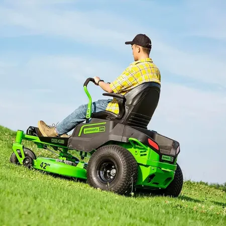 Райдер садовый аккумуляторный с нулевым радиусом разворота GREENWORKS Zero Turn Crossover, GC82ZT107, 82V (7404107)
