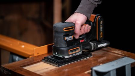 Виброшлифмашина WORX WX820.9 аккумуляторная 20V, 1 аккумулятор 2 Ач + зарядное устройство, в кейсе