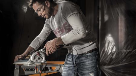 Дисковая пила компактная WORX Saw WX427 электрическая 220V, 710Вт, 120мм, в кейсе