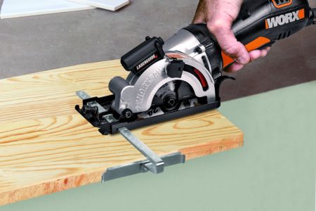 Дисковая пила WORX WX426 электрическая 220V, 400Вт, 85мм, в кейсе