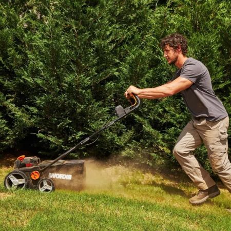 Аэратор-скарификатор WORX NITRO WG855E 40V 36см бесщеточный аккумуляторный