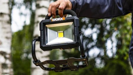 Прожектор аккумуляторный WORX WX026.9, 1500лм, 20В