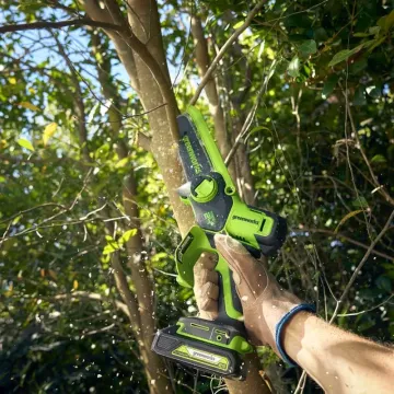 Цепная мини пила аккумуляторная GREENWORKS GD24CS15, 24V, 15см, бесщеточная, с автоматической смазкой цепи, без аккумулятора и ЗУ