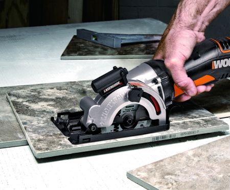 Дисковая пила WORX WX426 электрическая 220V, 400Вт, 85мм, в кейсе